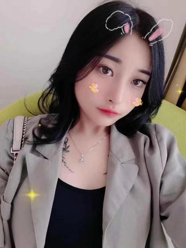 美女小妹超级会放电 第1张