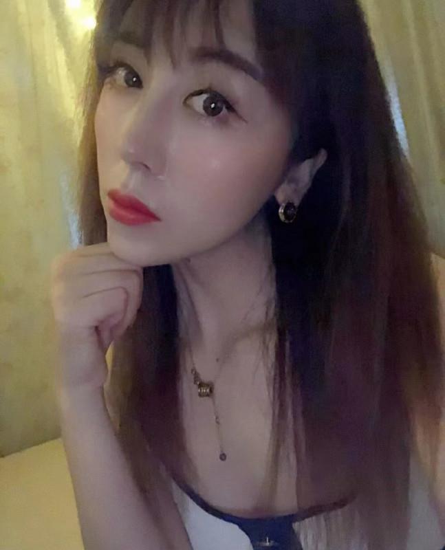 袁家岗美女 第2张