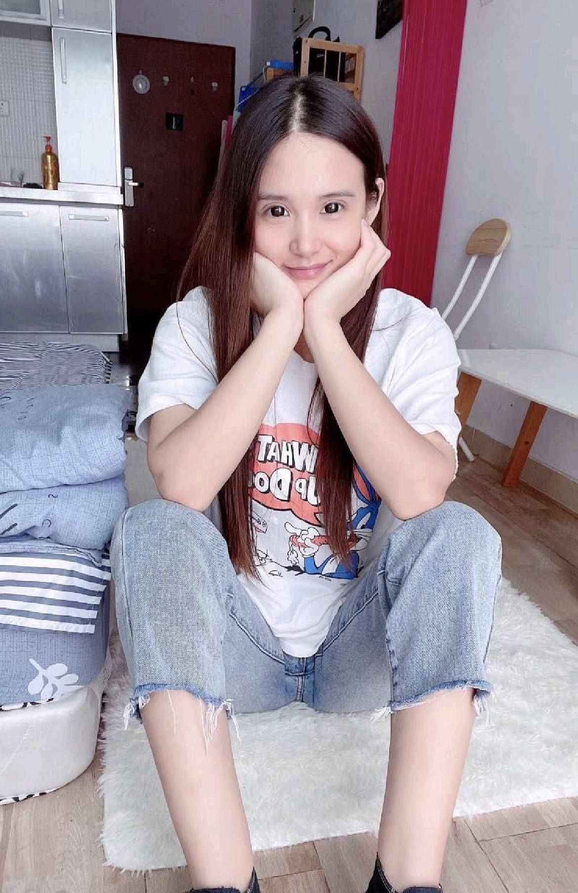 朝阳年轻温柔小美女 第2张