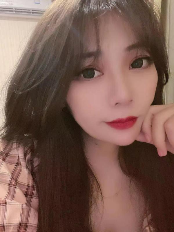 小白妹妹又白又嫩 第1张