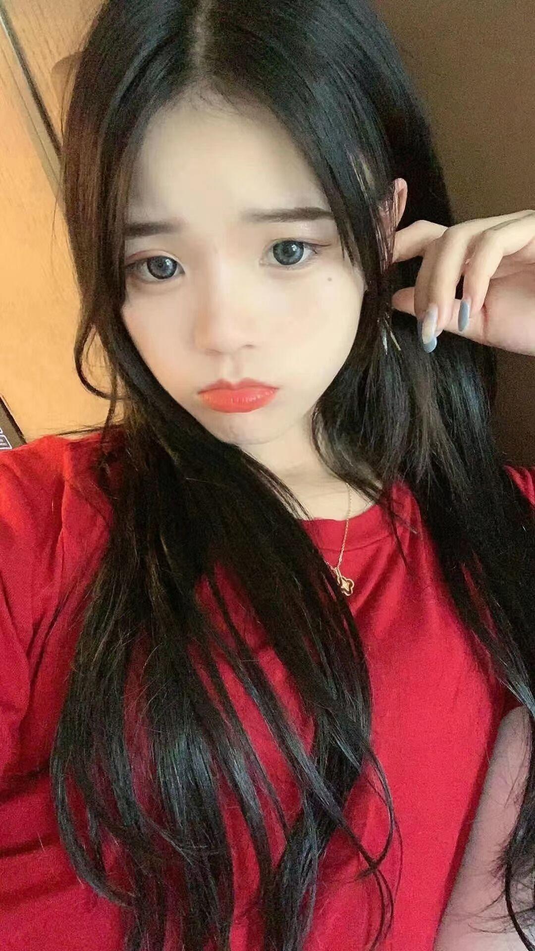 推荐一个01年jk可舌吻的妹子 第1张